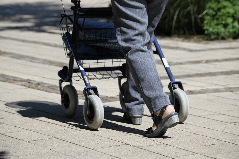 How to use a walker and safety tips part 1: Learning the basics